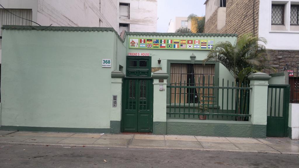 Friends House Lima Bagian luar foto