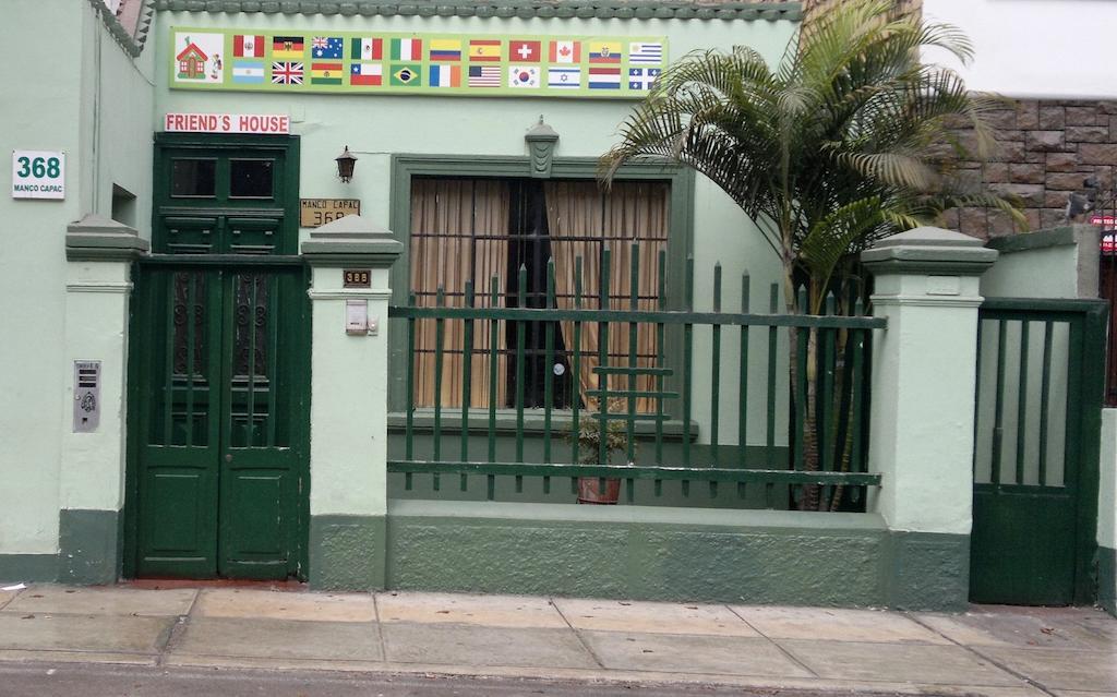Friends House Lima Bagian luar foto