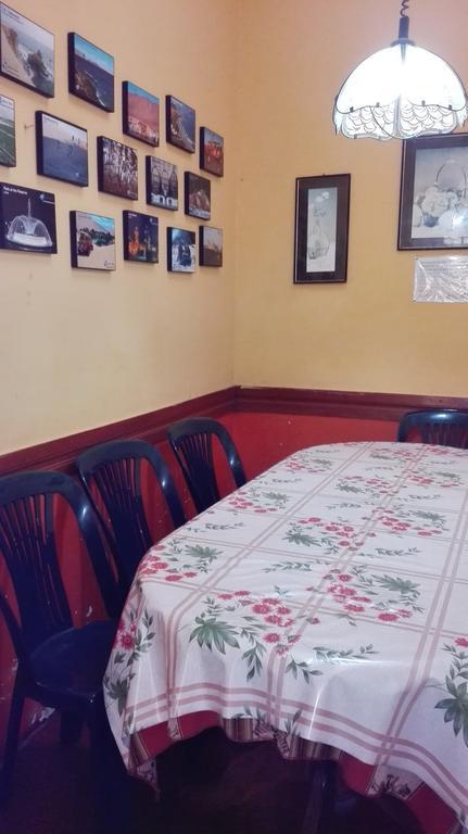 Friends House Lima Bagian luar foto
