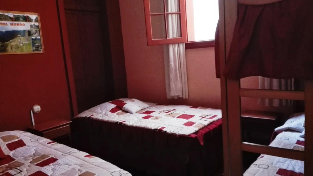 Friends House Lima Bagian luar foto